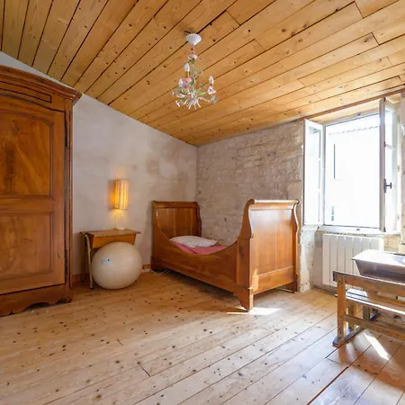 Ancien Chai Rethais Restaure En 2020