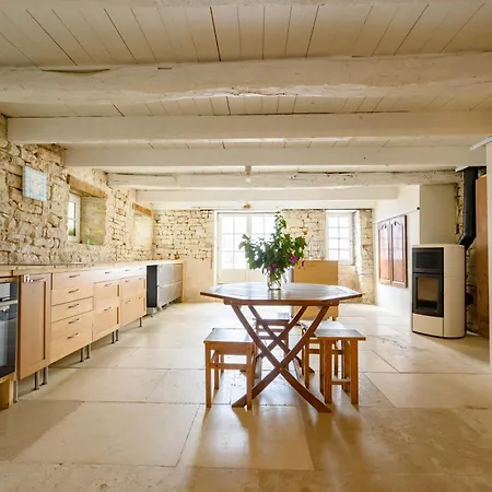 Dom wakacyjny Ancien Chai Rethais Restaure En 2020